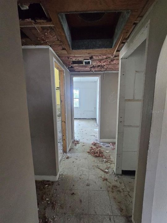 Под контрактом: $119,800 (2 спален, 1 ванн, 1353 Квадратных фут)