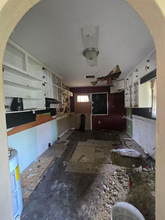 Под контрактом: $119,800 (2 спален, 1 ванн, 1353 Квадратных фут)