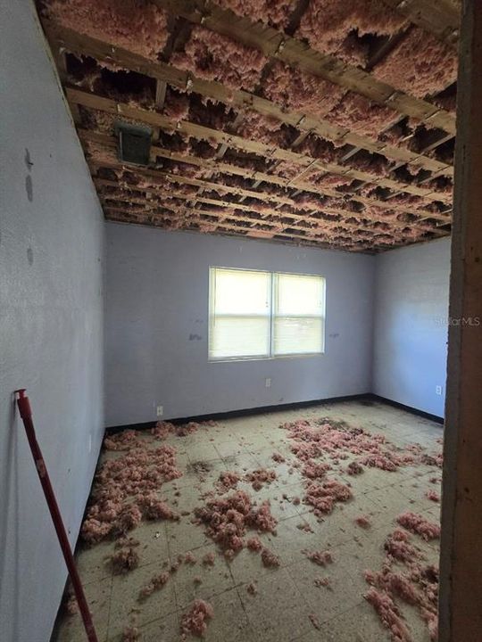 Под контрактом: $119,800 (2 спален, 1 ванн, 1353 Квадратных фут)