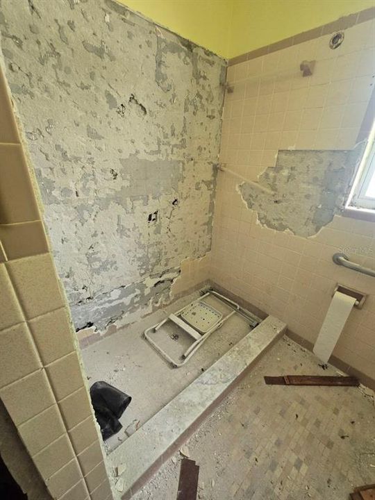 Под контрактом: $119,800 (2 спален, 1 ванн, 1353 Квадратных фут)