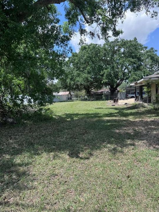 Под контрактом: $119,800 (2 спален, 1 ванн, 1353 Квадратных фут)