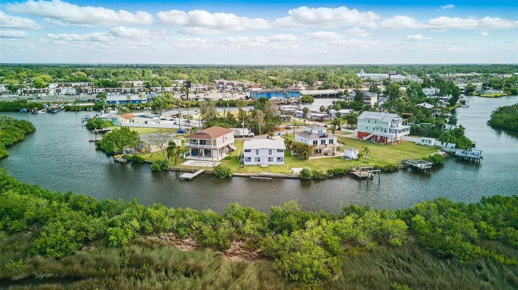 Под контрактом: $499,000 (4 спален, 4 ванн, 2577 Квадратных фут)