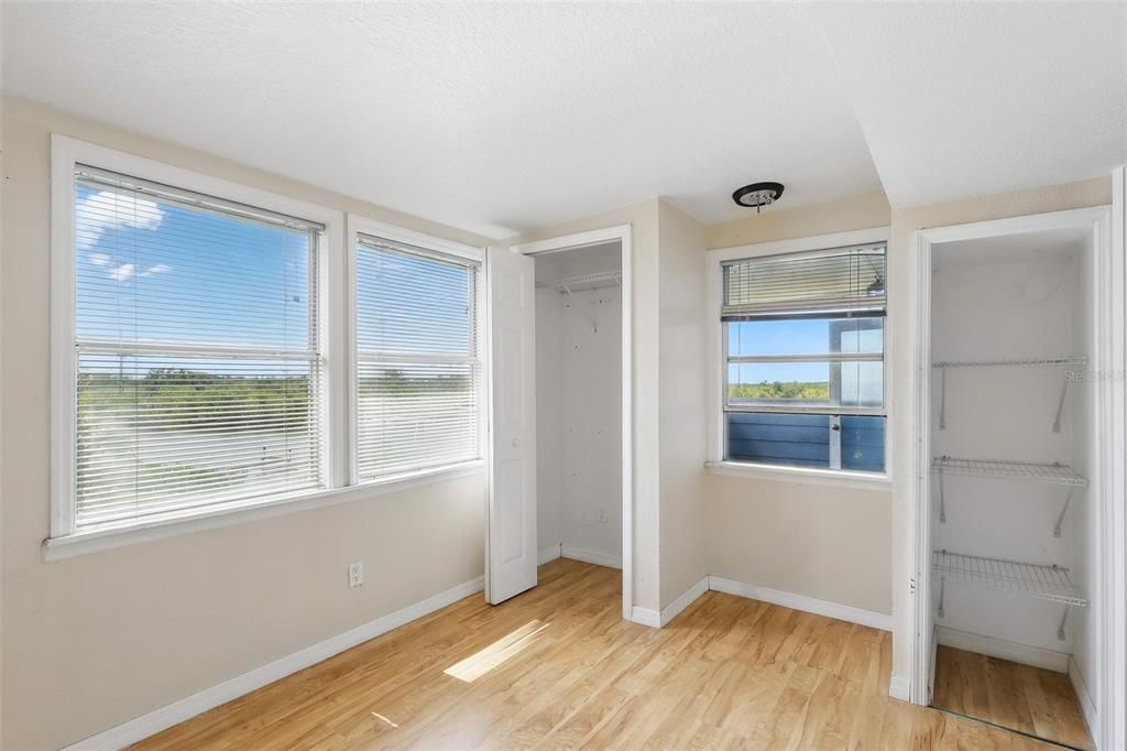 Под контрактом: $499,000 (4 спален, 4 ванн, 2577 Квадратных фут)