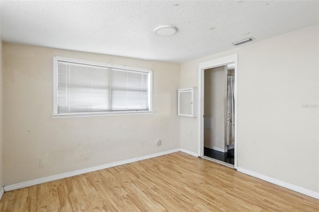 Под контрактом: $499,000 (4 спален, 4 ванн, 2577 Квадратных фут)