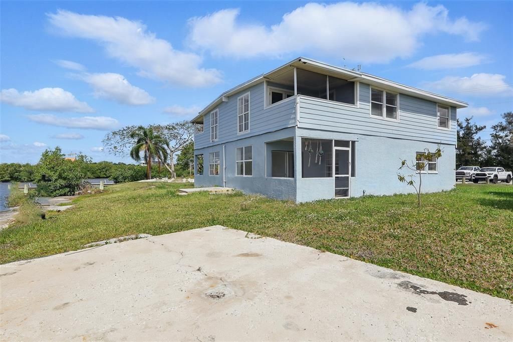 Под контрактом: $499,000 (4 спален, 4 ванн, 2577 Квадратных фут)