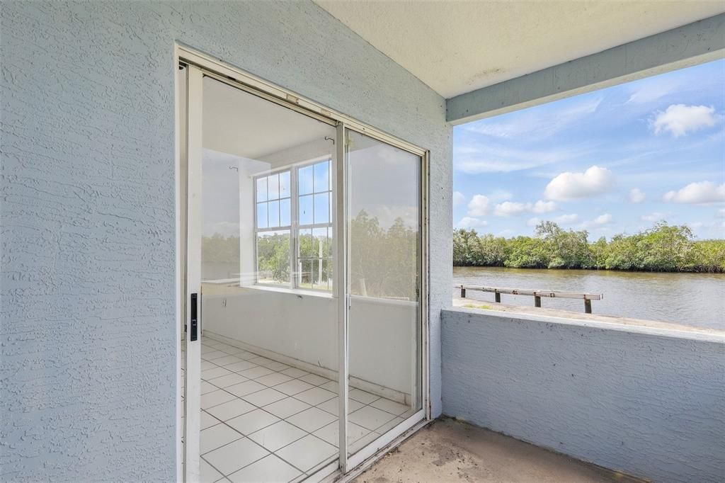 Под контрактом: $499,000 (4 спален, 4 ванн, 2577 Квадратных фут)