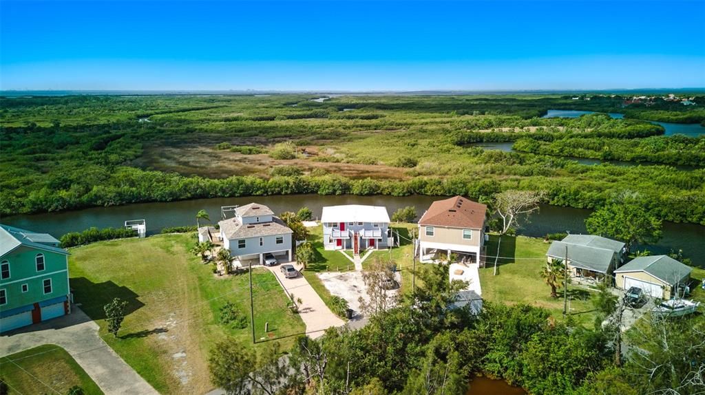 Под контрактом: $499,000 (4 спален, 4 ванн, 2577 Квадратных фут)