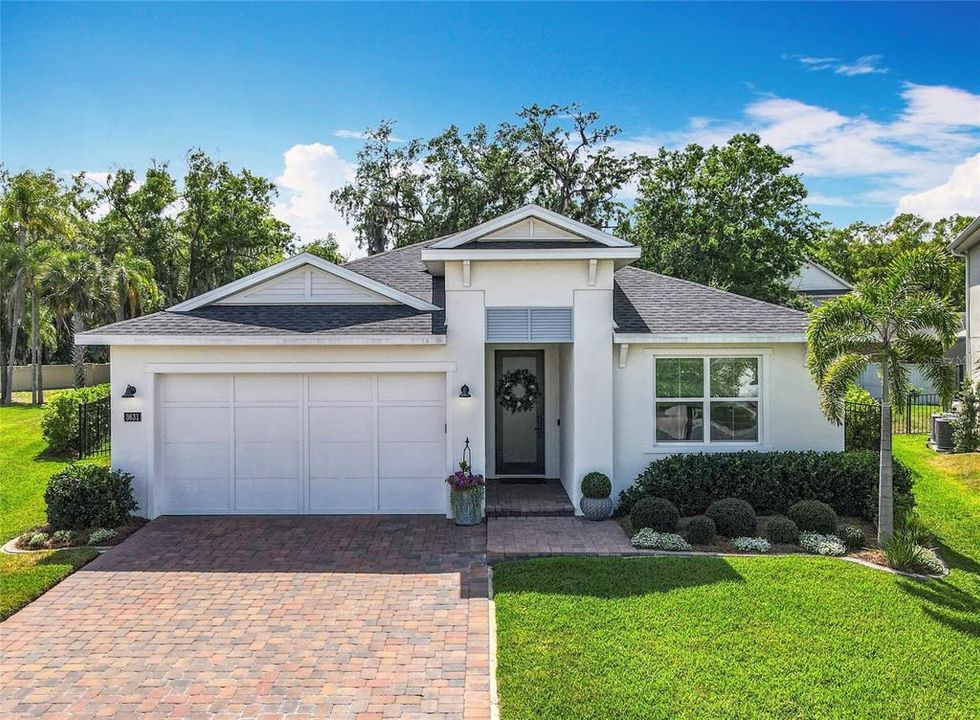 Recently Sold: $678,000 (3 beds, 3 baths, 2255 Square Feet)