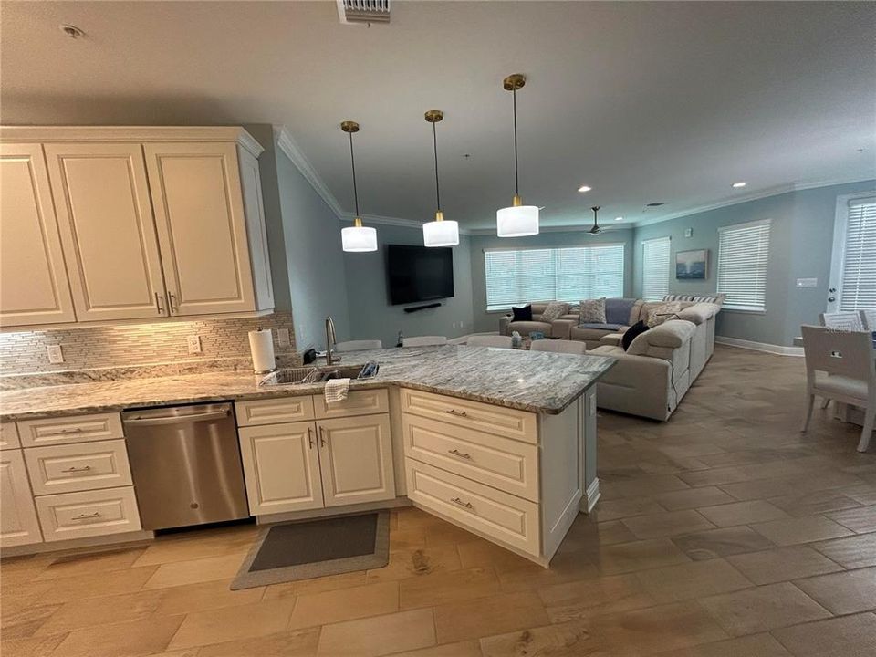 For Rent: $4,900 (3 beds, 2 baths, 1857 Square Feet)