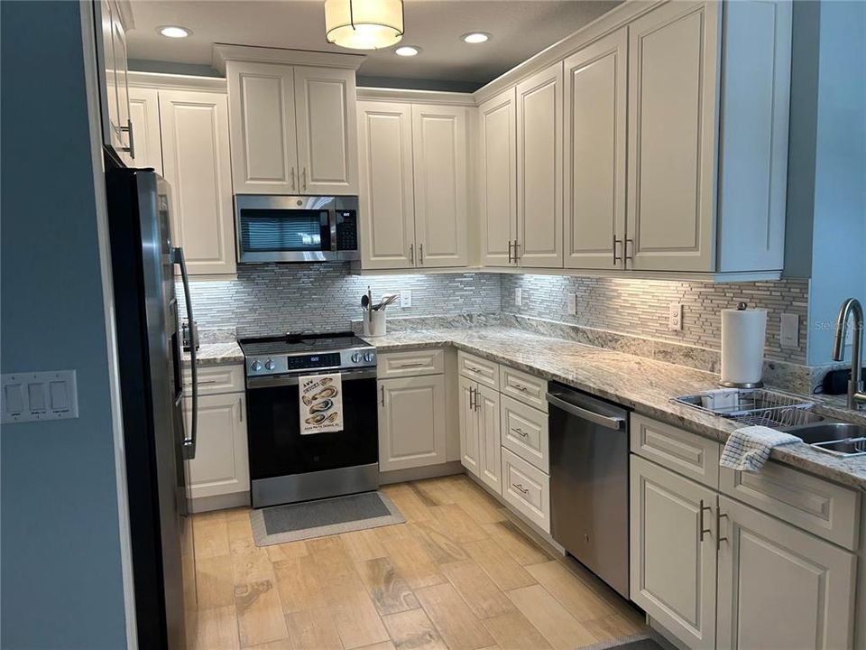 For Rent: $4,900 (3 beds, 2 baths, 1857 Square Feet)