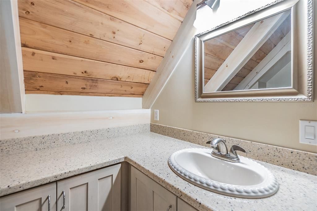 出租: $5,750 (4 贝兹, 3 浴室, 3024 平方英尺)