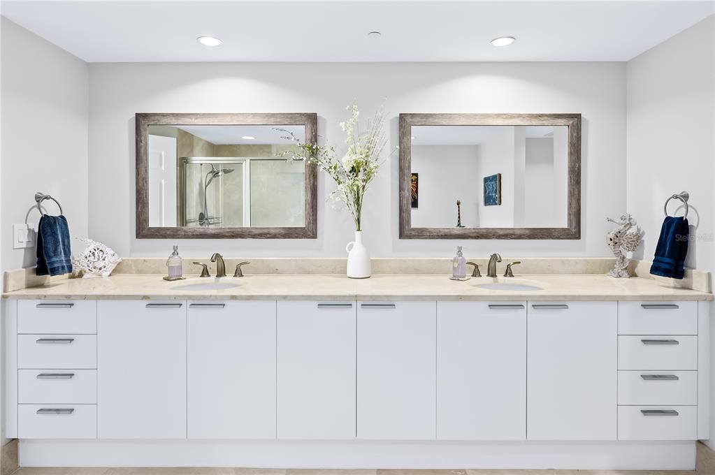 待售: $314,000 (2 贝兹, 2 浴室, 1689 平方英尺)