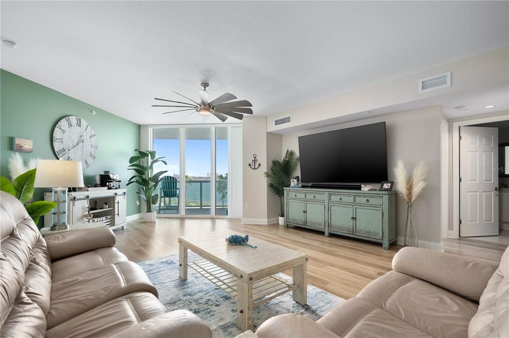 待售: $314,000 (2 贝兹, 2 浴室, 1689 平方英尺)