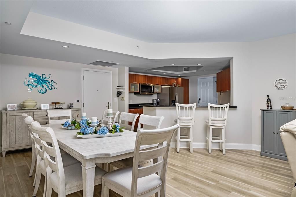 待售: $314,000 (2 贝兹, 2 浴室, 1689 平方英尺)