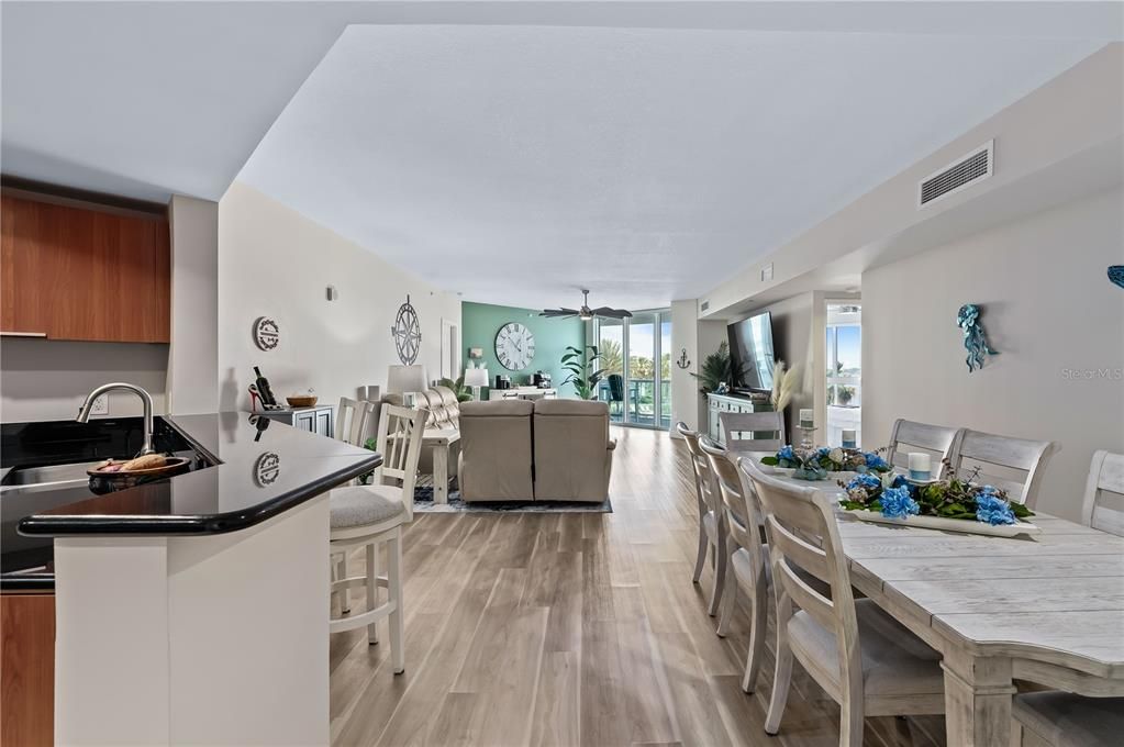 待售: $314,000 (2 贝兹, 2 浴室, 1689 平方英尺)