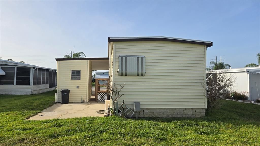 合同活跃: $99,900 (2 贝兹, 2 浴室, 850 平方英尺)