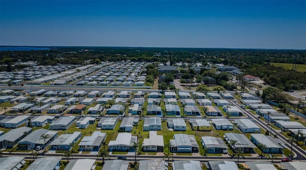 合同活跃: $99,900 (2 贝兹, 2 浴室, 850 平方英尺)