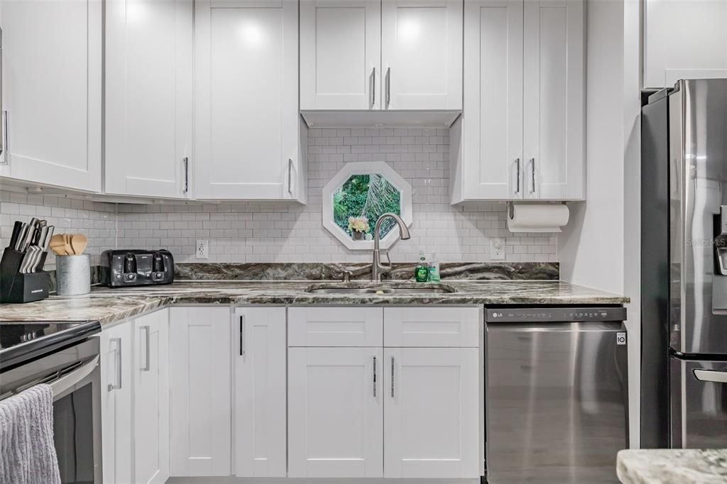 For Rent: $2,850 (2 beds, 2 baths, 1216 Square Feet)