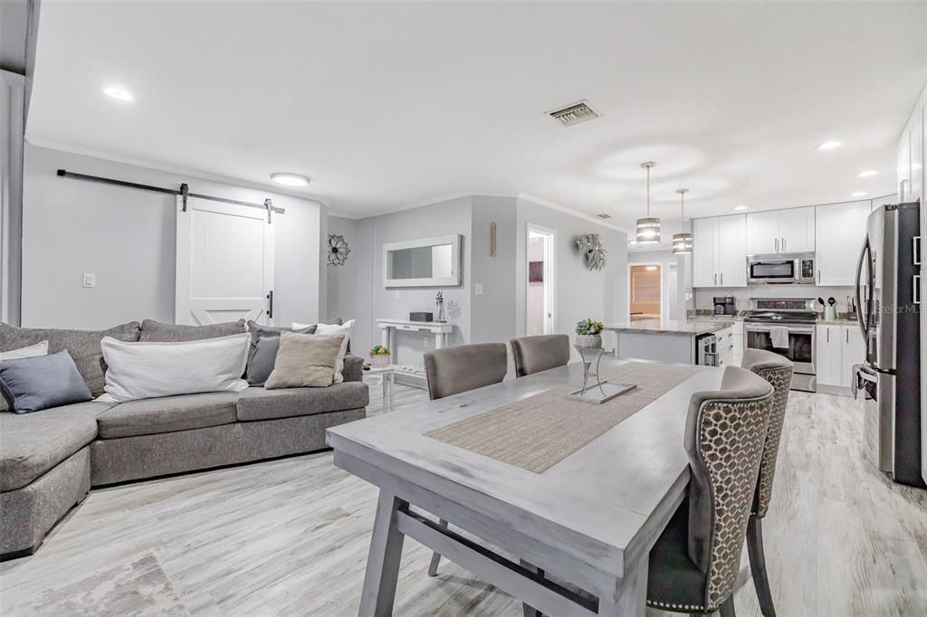 For Rent: $2,850 (2 beds, 2 baths, 1216 Square Feet)