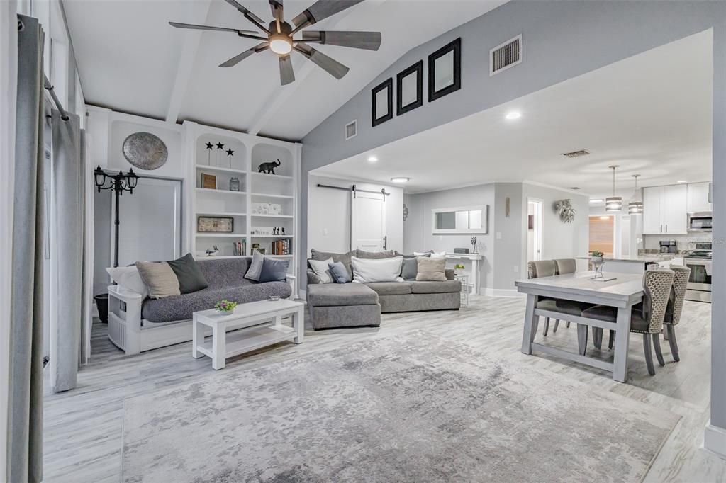 For Rent: $2,850 (2 beds, 2 baths, 1216 Square Feet)