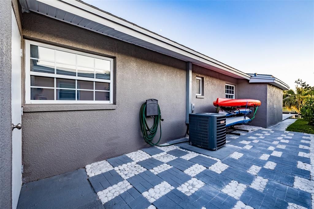 For Rent: $2,850 (2 beds, 2 baths, 1216 Square Feet)