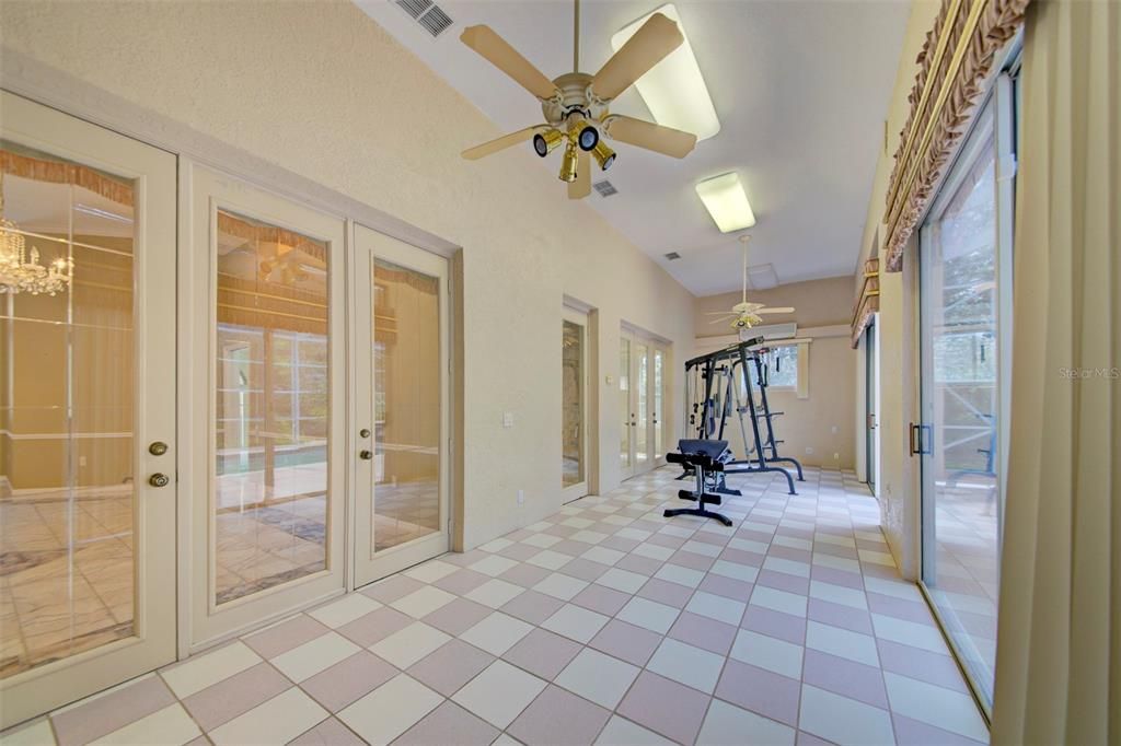 En Venta: $765,900 (4 camas, 3 baños, 3222 Pies cuadrados)