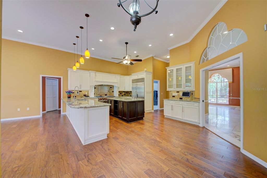 En Venta: $765,900 (4 camas, 3 baños, 3222 Pies cuadrados)