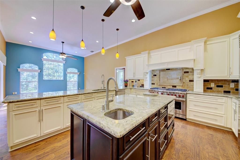 En Venta: $765,900 (4 camas, 3 baños, 3222 Pies cuadrados)