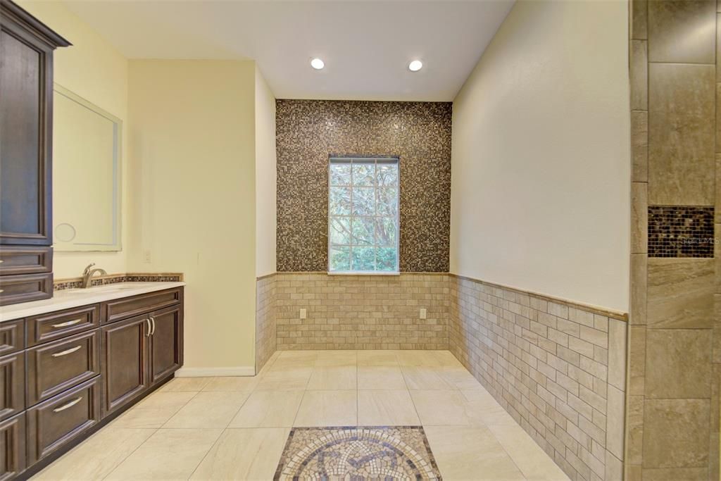 En Venta: $765,900 (4 camas, 3 baños, 3222 Pies cuadrados)