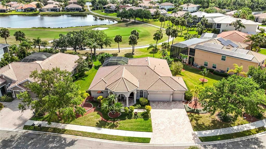 Active With Contract: $715,000 (4 beds, 3 baths, 2826 Square Feet)