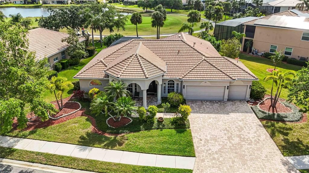 Active With Contract: $715,000 (4 beds, 3 baths, 2826 Square Feet)