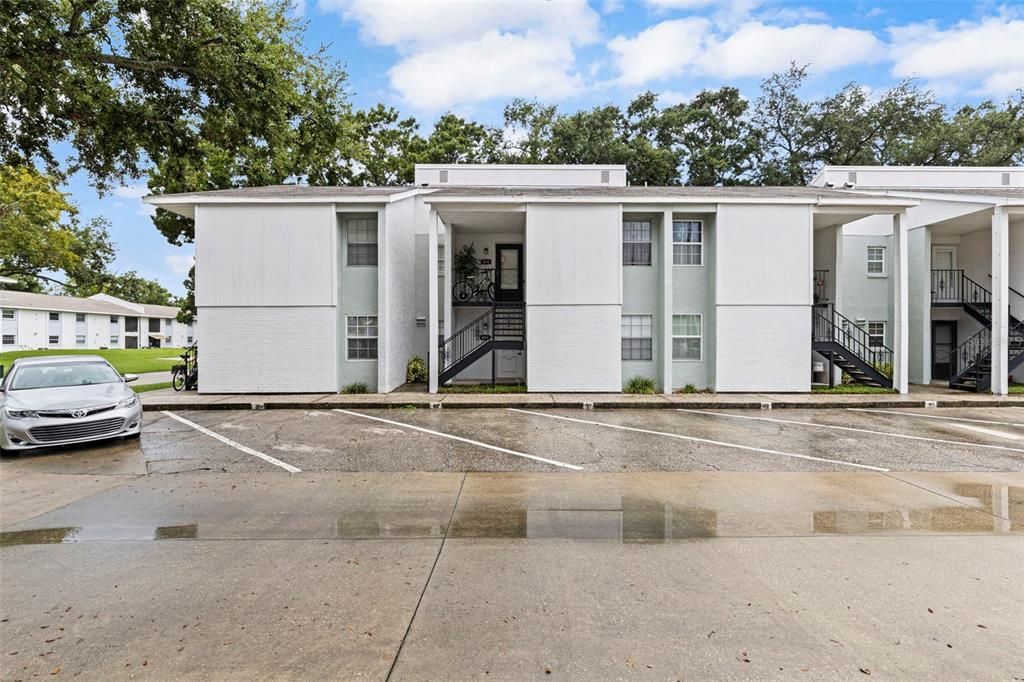 Active With Contract: $196,000 (2 beds, 2 baths, 904 Square Feet)