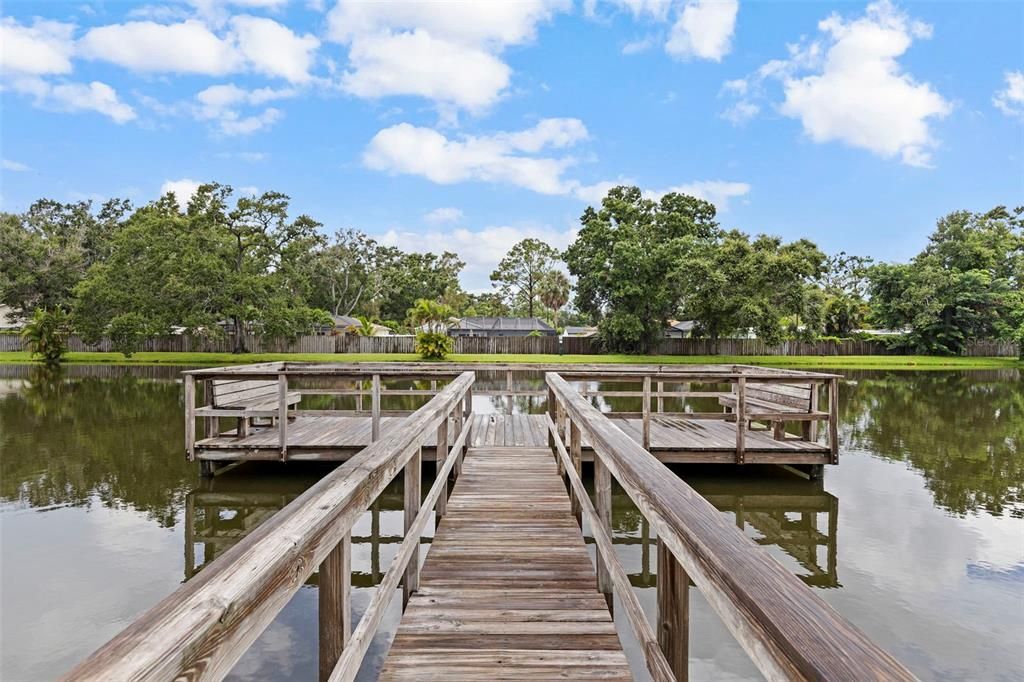 Active With Contract: $196,000 (2 beds, 2 baths, 904 Square Feet)