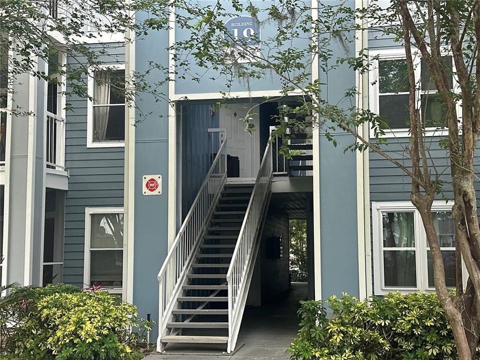 最近售出: $145,000 (1 贝兹, 1 浴室, 648 平方英尺)