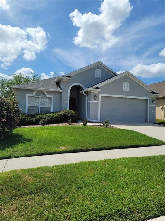 最近租的: $2,300 (4 贝兹, 2 浴室, 1987 平方英尺)