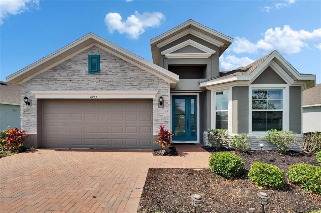 Recently Sold: $485,000 (4 beds, 3 baths, 2359 Square Feet)