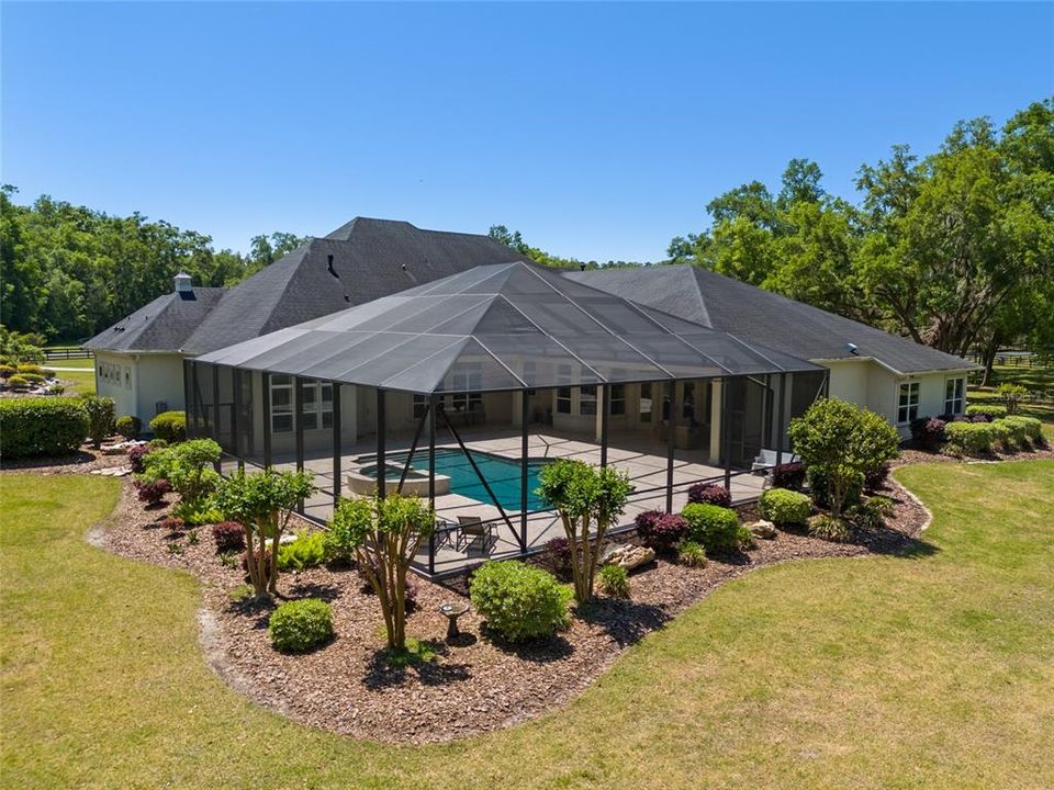For Sale: $3,690,000 (5 beds, 5 baths, 6871 Square Feet)