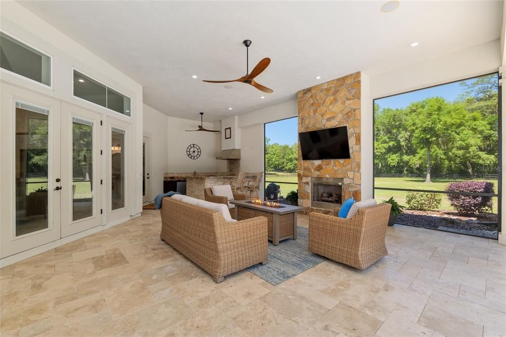 For Sale: $3,690,000 (5 beds, 5 baths, 6871 Square Feet)