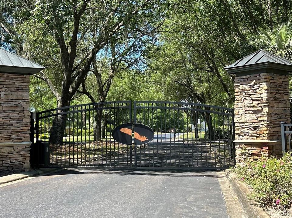 For Sale: $3,690,000 (5 beds, 5 baths, 6871 Square Feet)