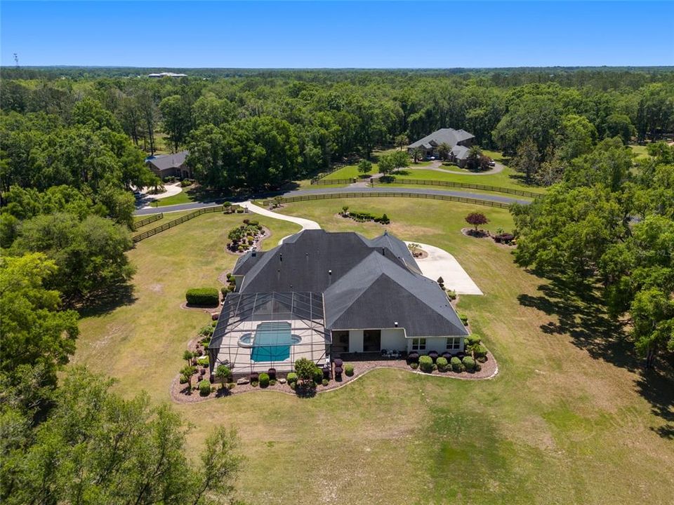 For Sale: $3,690,000 (5 beds, 5 baths, 6871 Square Feet)