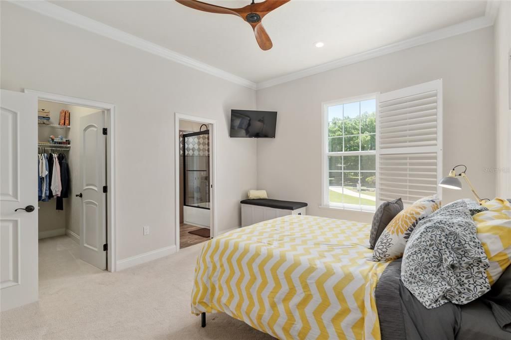 For Sale: $3,690,000 (5 beds, 5 baths, 6871 Square Feet)