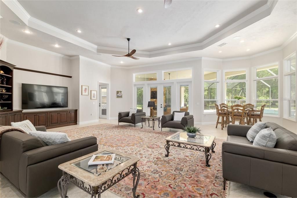 For Sale: $3,690,000 (5 beds, 5 baths, 6871 Square Feet)