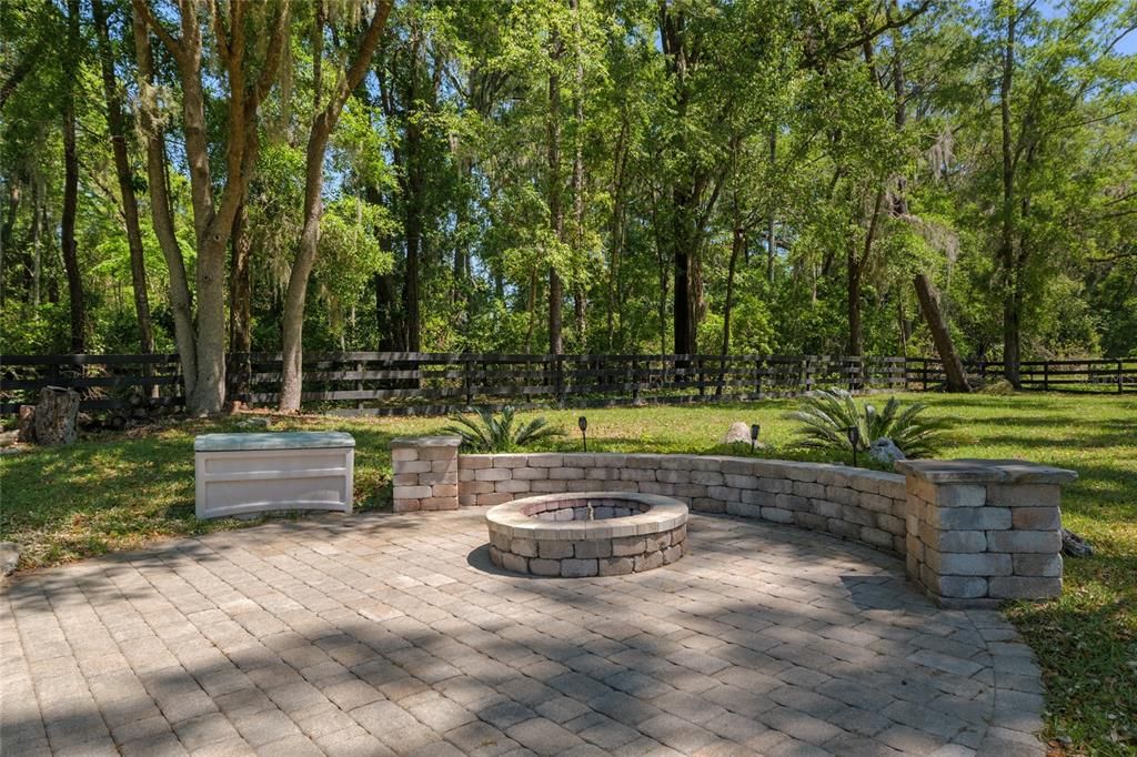 For Sale: $3,690,000 (5 beds, 5 baths, 6871 Square Feet)