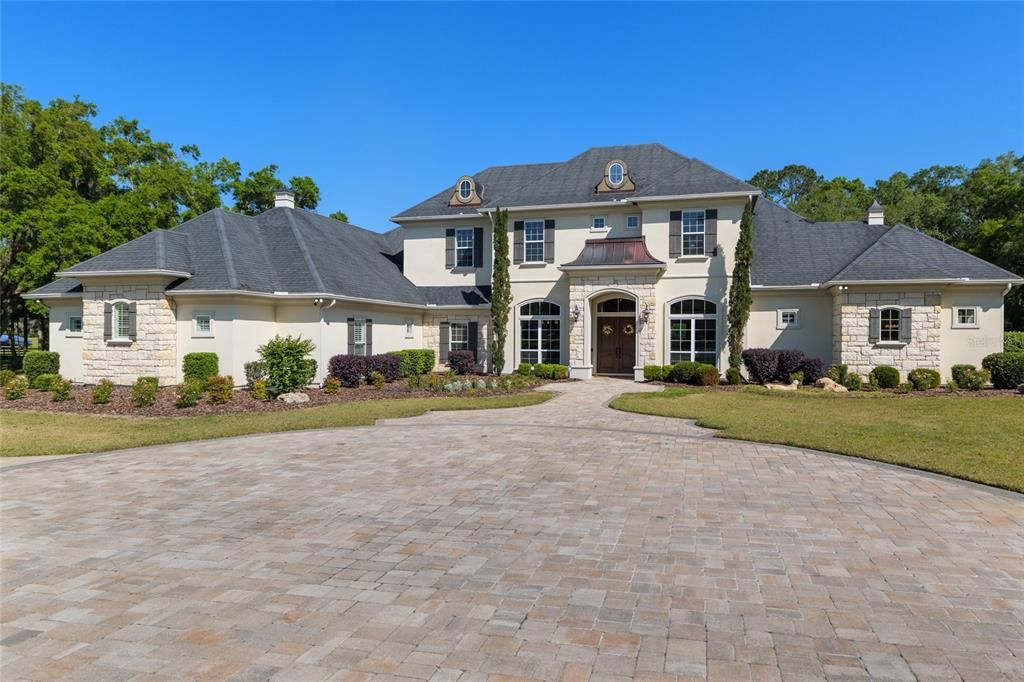 For Sale: $3,690,000 (5 beds, 5 baths, 6871 Square Feet)