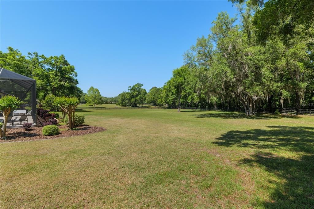 For Sale: $3,690,000 (5 beds, 5 baths, 6871 Square Feet)