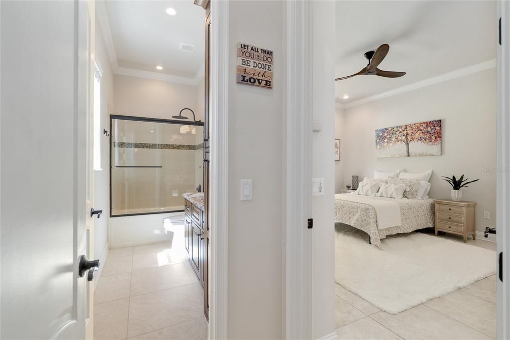 For Sale: $3,690,000 (5 beds, 5 baths, 6871 Square Feet)
