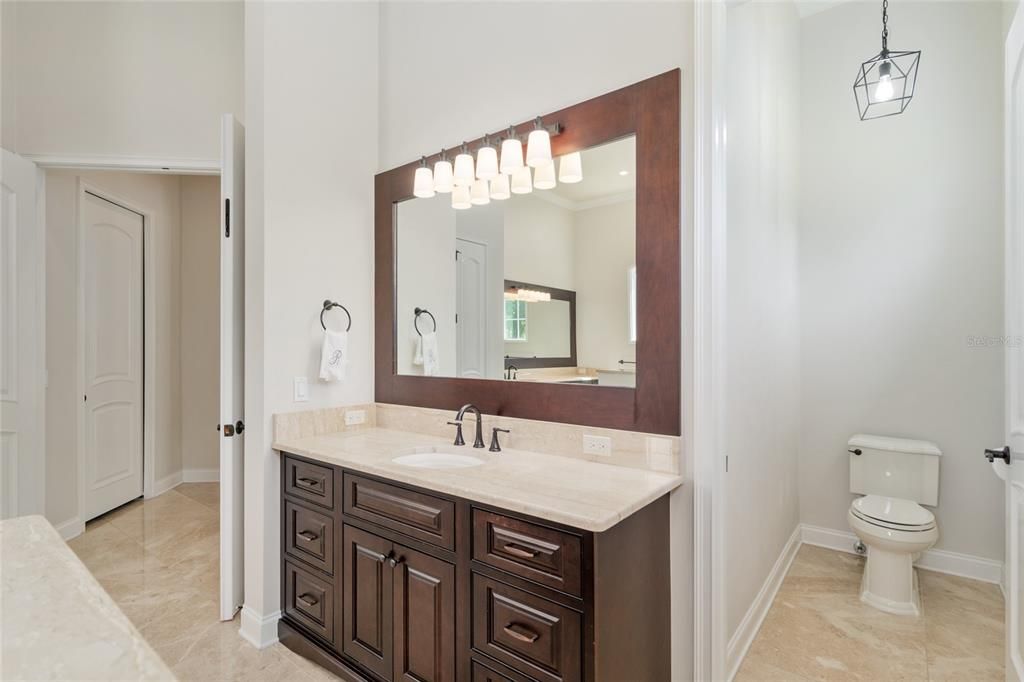 For Sale: $3,690,000 (5 beds, 5 baths, 6871 Square Feet)
