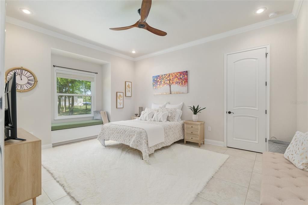For Sale: $3,690,000 (5 beds, 5 baths, 6871 Square Feet)