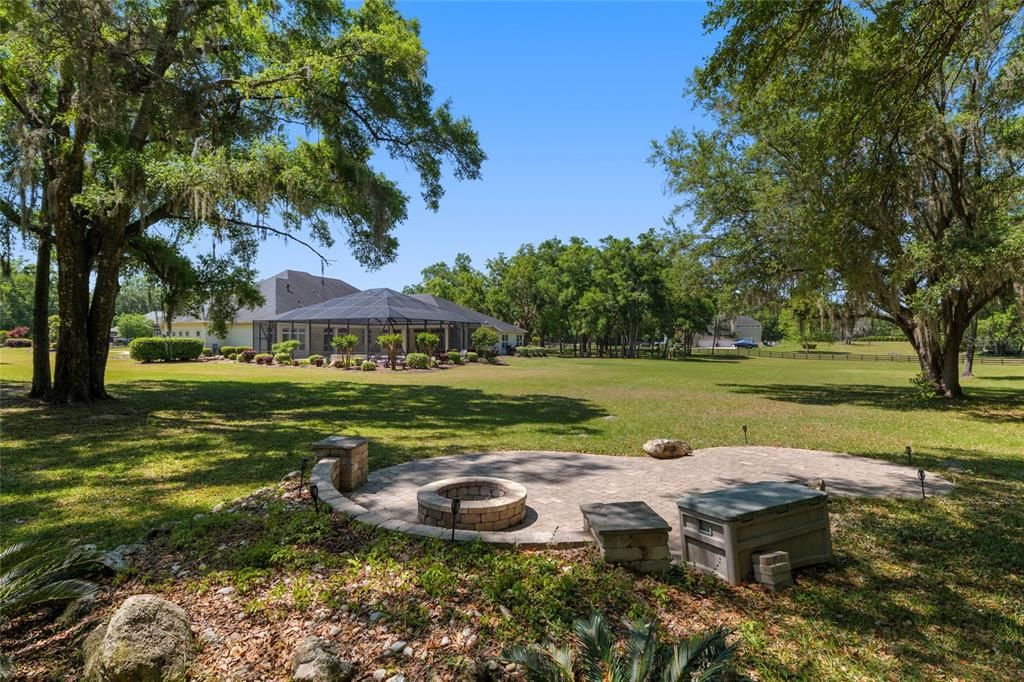 For Sale: $3,690,000 (5 beds, 5 baths, 6871 Square Feet)