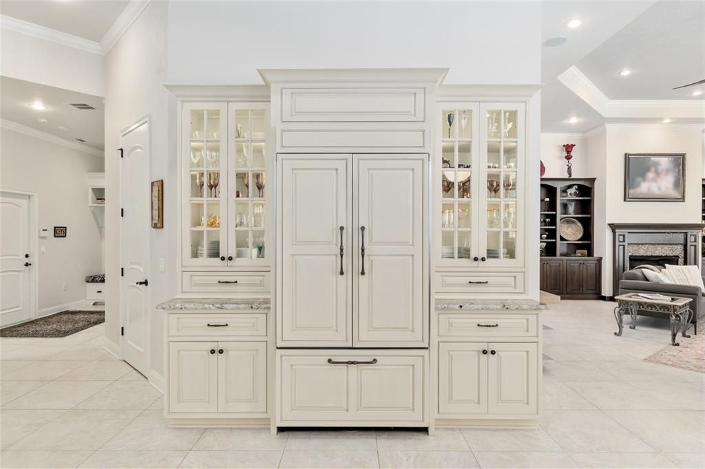 For Sale: $3,690,000 (5 beds, 5 baths, 6871 Square Feet)